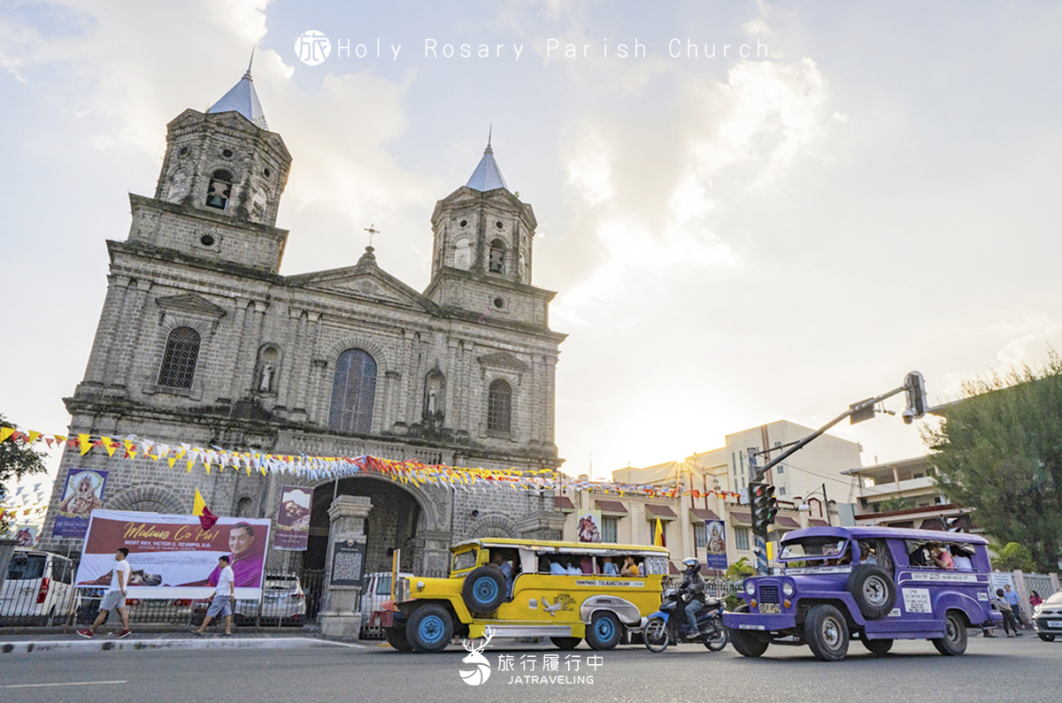【天使城景點推薦】Holy Rosary Parish Church玫瑰聖母堂，矗立在城區間的雙鐘樓城堡 - 菲律賓 - 旅行履行中