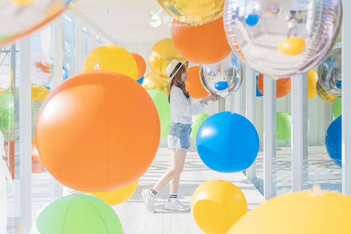 【台中景點推薦】台中2020最新IG打卡景點，繽紛氣球沈浸式白色貨櫃屋 - 旅行履行中