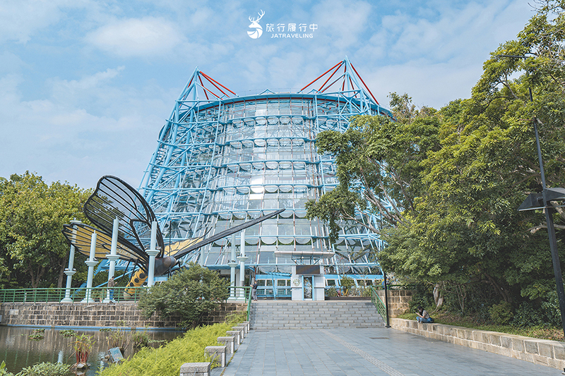 台中北區景點｜國立自然科學博物館植物園｜巨型蝴蝶迎賓，玻璃溫室裡孕育750種台灣原生種植物！ - 台中景點, 台中, 網美景點, 約會景點, 室內景點, 親子景點, 北區景點, 北區 - 旅行履行中