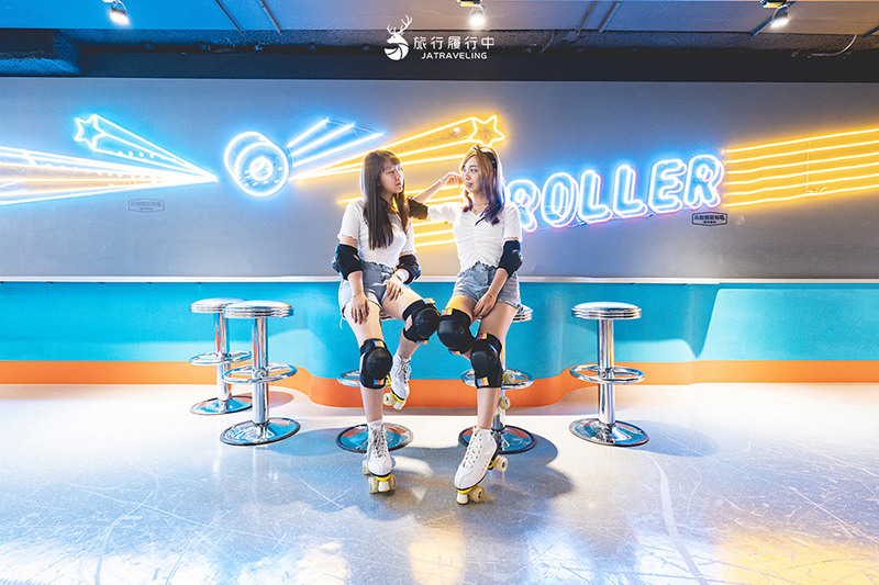 台中東區景點｜大魯閣Roller186滑輪場：學生、情侶最新約會室內景點，超好拍又好玩！ - 台中景點, 台中, 網美景點, 約會景點, 室內景點, 東區景點, 台中東區, 台中東區景點, 東區 - 旅行履行中