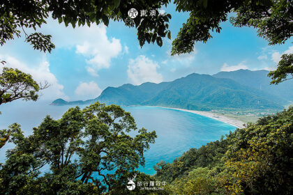 蘇澳景點｜東澳灣：駐足蘇花公路旁眺望漸層藍的Ｃ型海灣！ - 蘇澳 - 旅行履行中