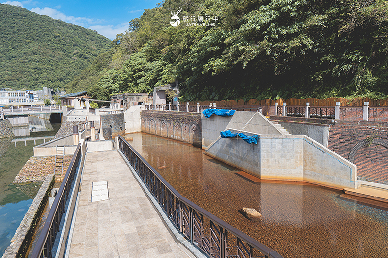 蘇澳景點｜蘇澳冷泉公園：夏日消暑冷泉勝地，大眾池、個人湯屋，輕鬆享受、愜意泡湯！ - 宜蘭, 宜蘭景點, 蘇澳, 約會景點, 室內景點, 親子景點, 戶外景點, 蘇澳景點 - 旅行履行中